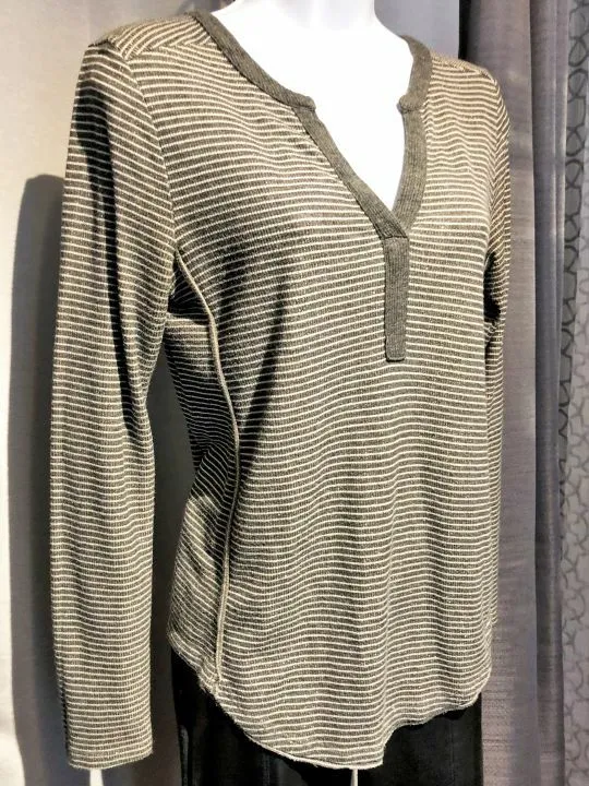 Akemi   Kin Anthropologie MEDIUM Gray Henley