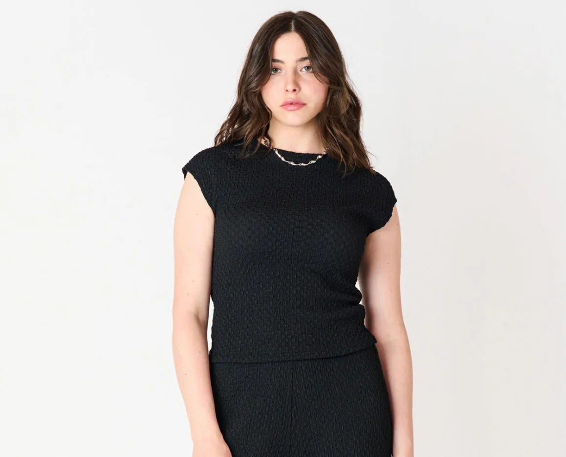 BLACK TAPE TEXTURED CAP SLEEVE TOP