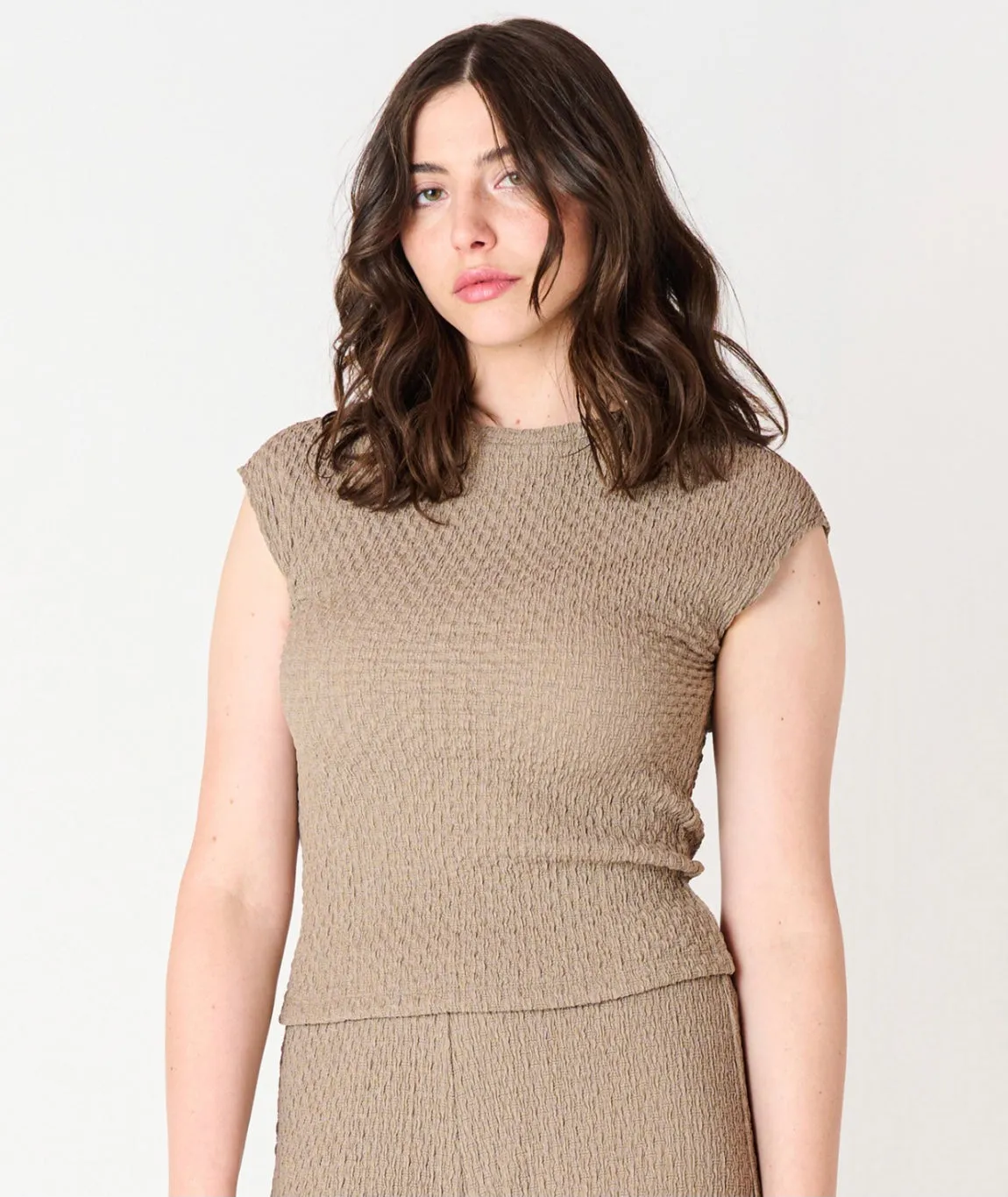 BLACK TAPE TEXTURED CAP SLEEVE TOP