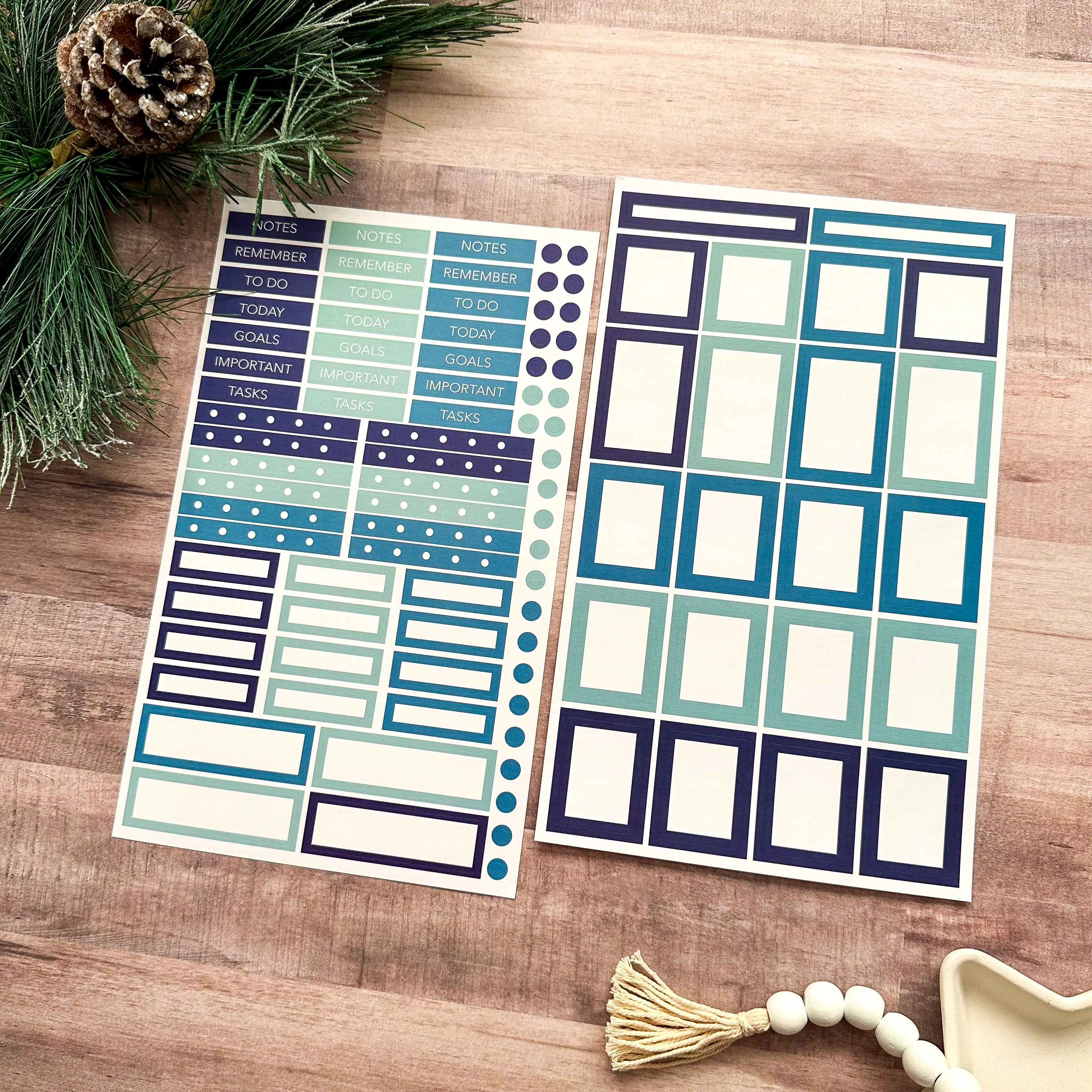 CHIC WINTER STICKER BOOK