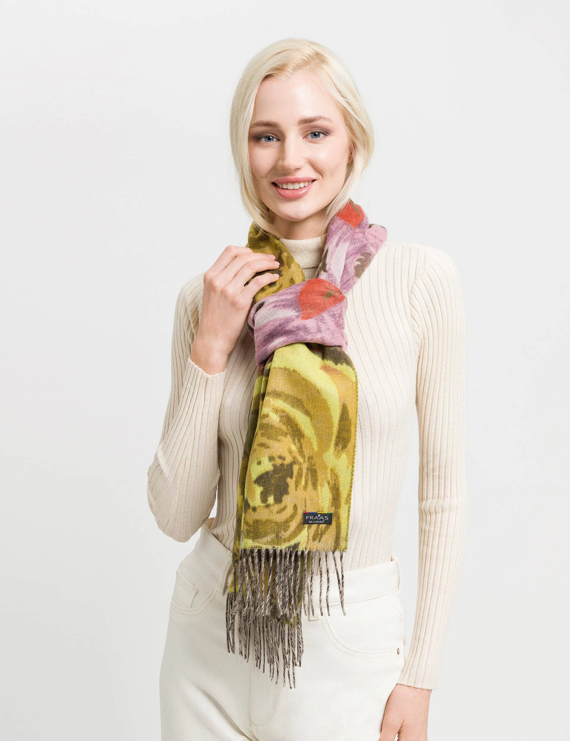 FRAAS - The Scarf Company - Romantic Roses Cashmink: Chartreuse
