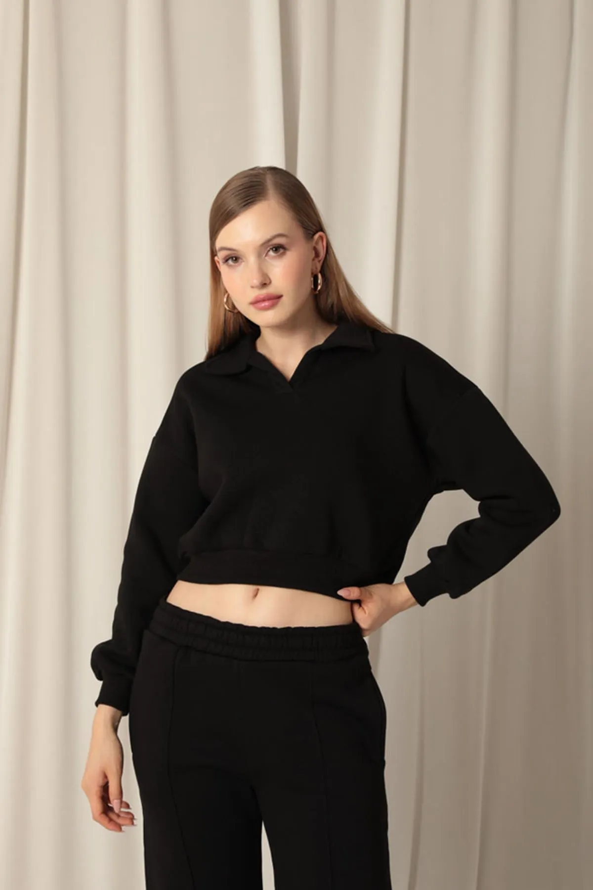 KKT Three Thread Short Women Black Sweater - Lucan