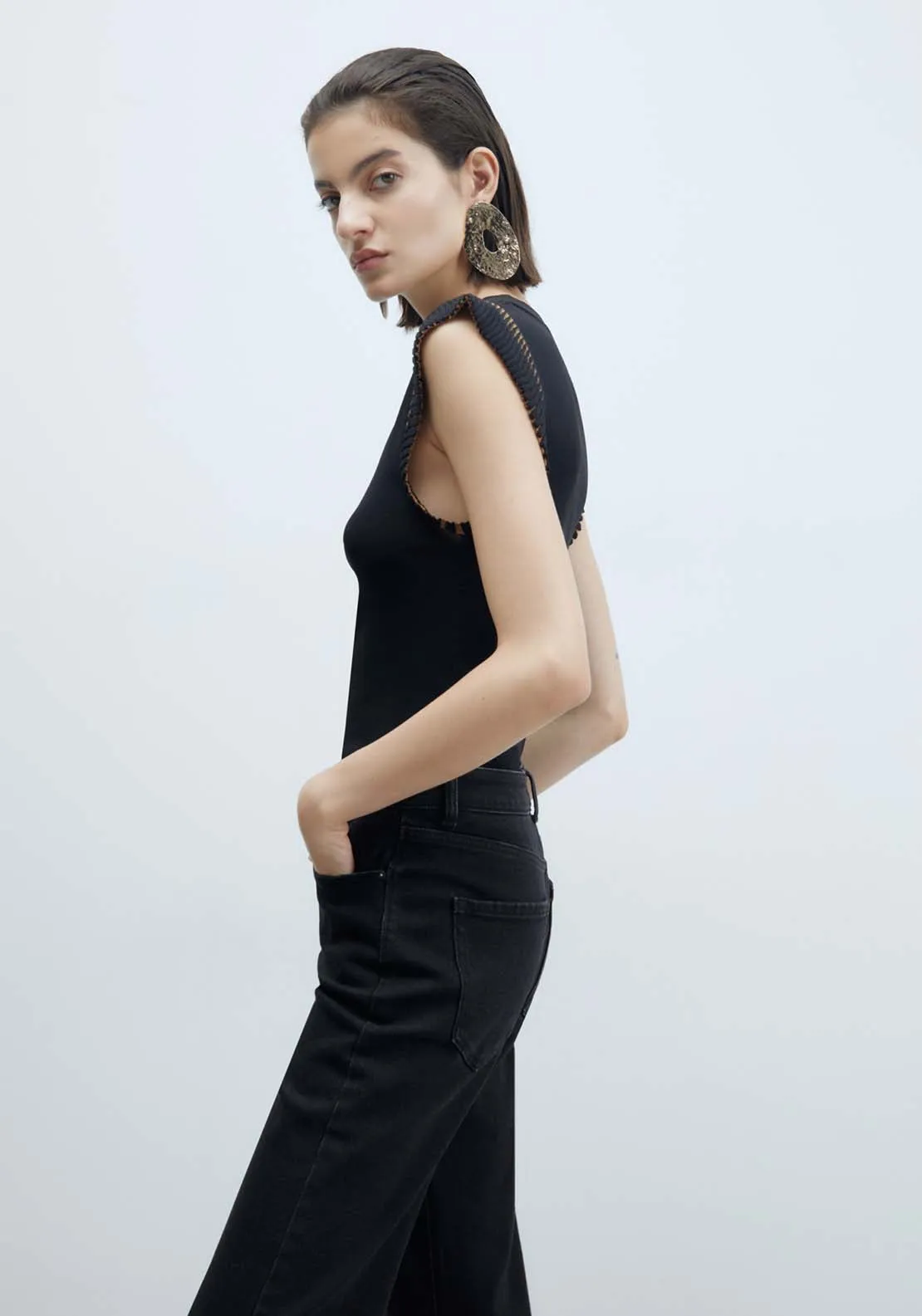 Ruffled Shoulders Top - Black