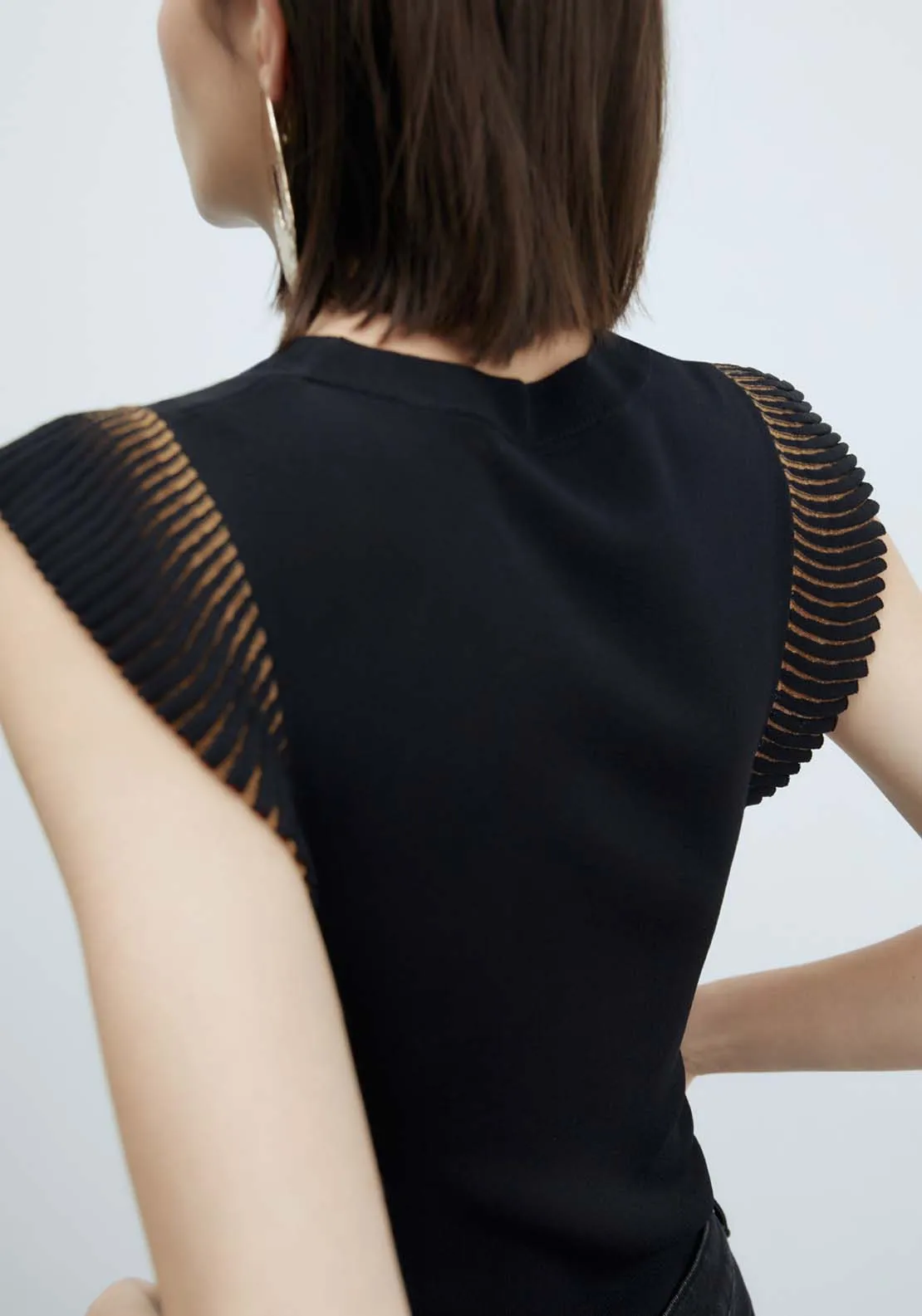 Ruffled Shoulders Top - Black